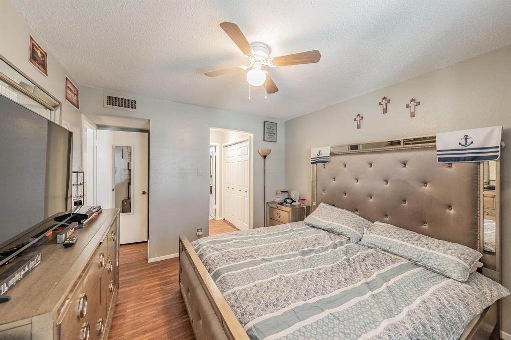 Cedar Ridge At Hurst Twnhms - Residential