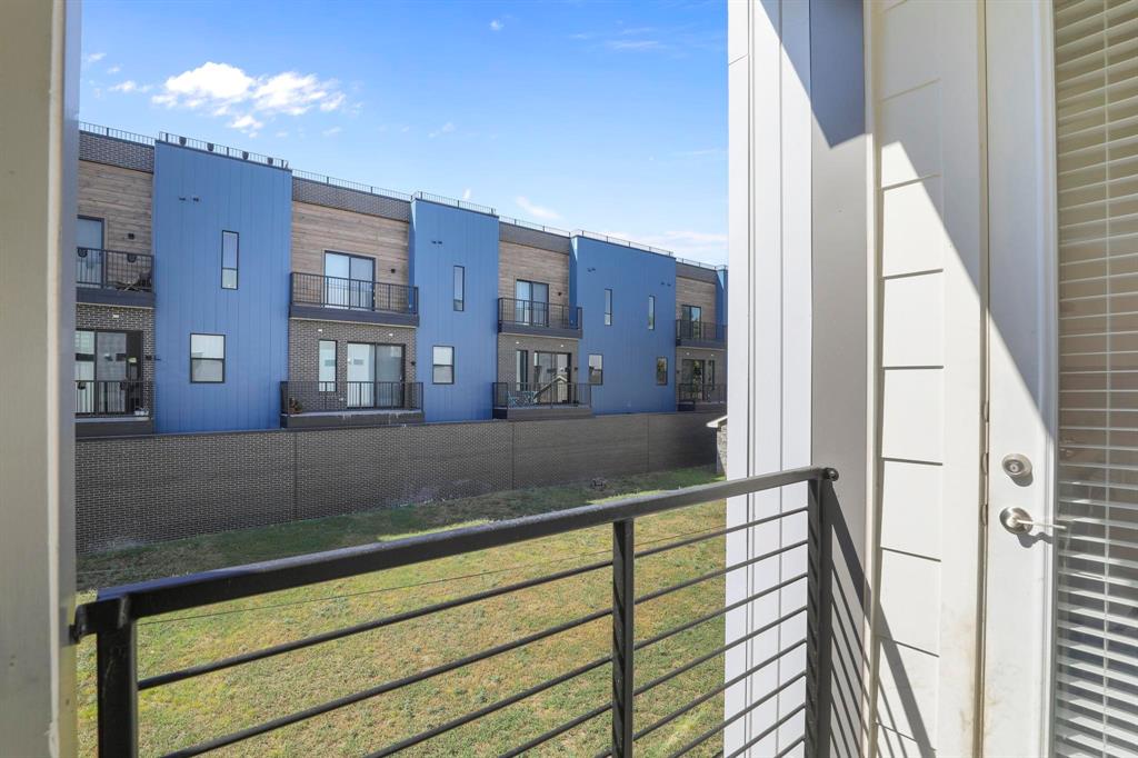 Dallas Land & Loan 02 - Residential Lease