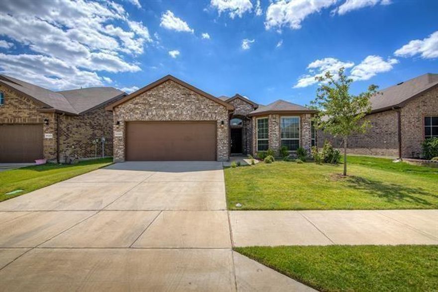 Spectacular 3-2-2 D.R. Horton Stanton Floorplan in Dorado Ranch, Northwest ISD. Great open flooplan with Energy Saving features! Large Gourmet Kitchen complete with Granite Counter tops, Frigidaire Gallery Smudge Proof Stainless Steel Appliances, Beech stained cabinets & abundant cabinet-counter space. Bright Breakfast area & spacious Living with cast stone wood-burning fireplace. Large private master with over sized Shower, dual sink vanity & big walk-in closet. Features Covered Porch and Patio perfect for your entertaining needs. Community features park, playground and pool.