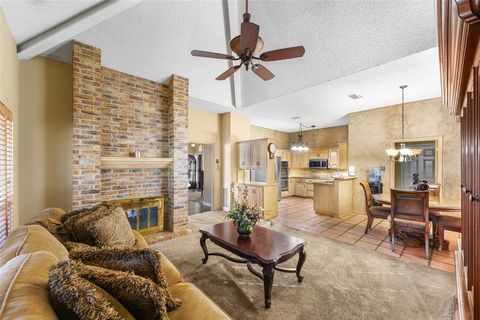 629 N Parks Drive DeSoto TX 75115