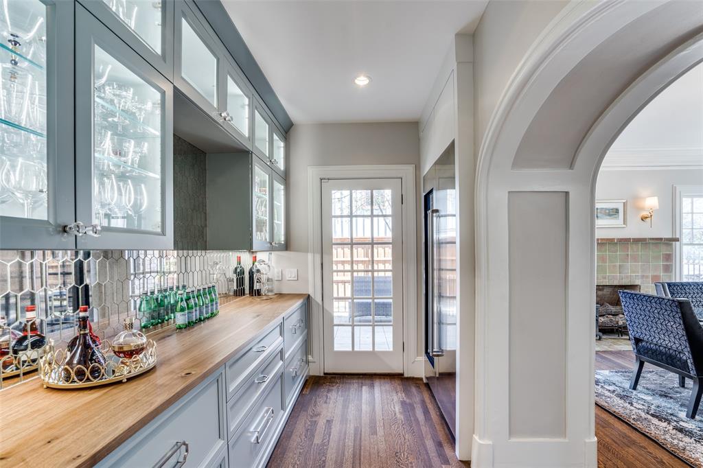 Country Club Estates - Residential