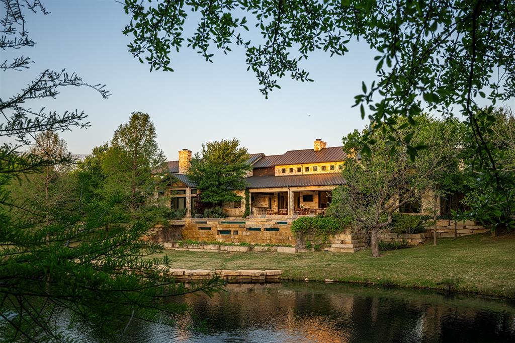 5805 Red Wolf Lane