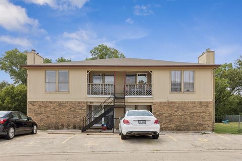 8113 Foxfire Lane White Settlement TX 76108