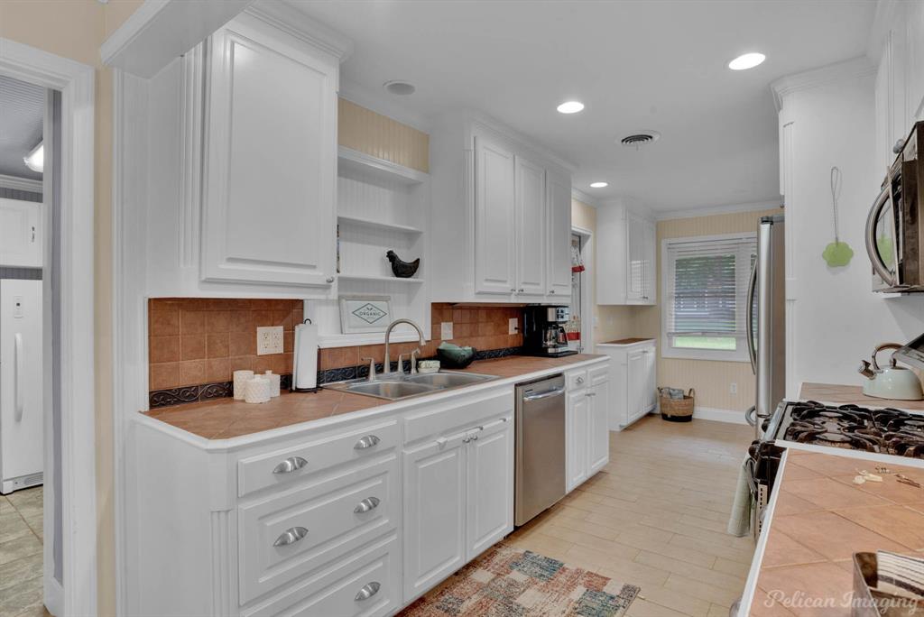 Shreveport, Louisiana 71105, United States, 3 Bedrooms Bedrooms, ,2 BathroomsBathrooms,Residential,Pending,28580