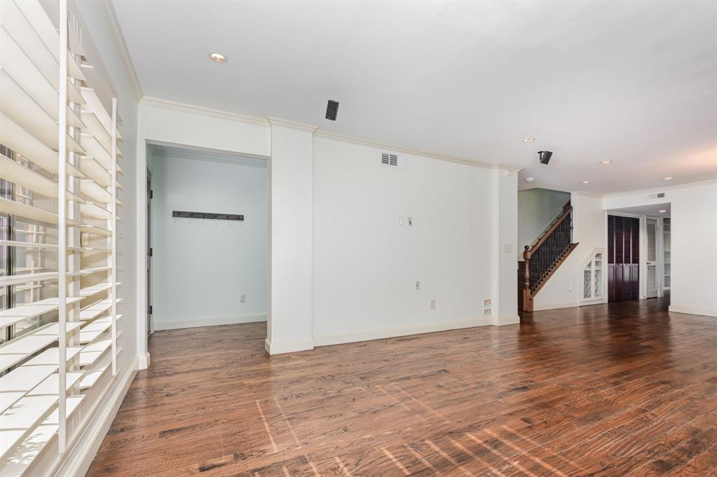 University Annex 02 Inst Rep - Residential Lease