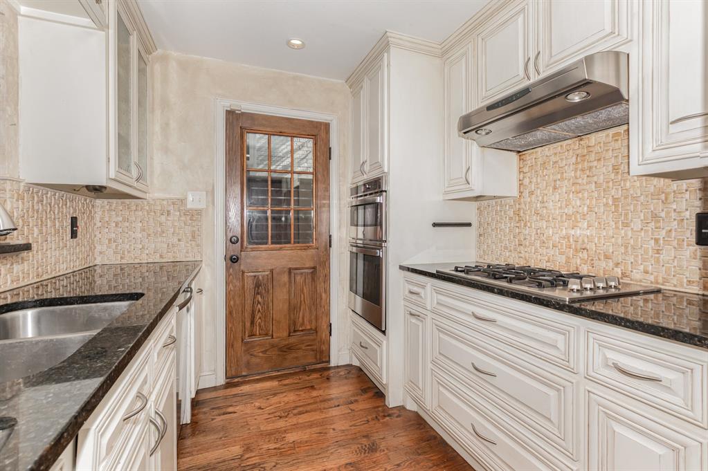 University Annex 02 Inst Rep - Residential Lease