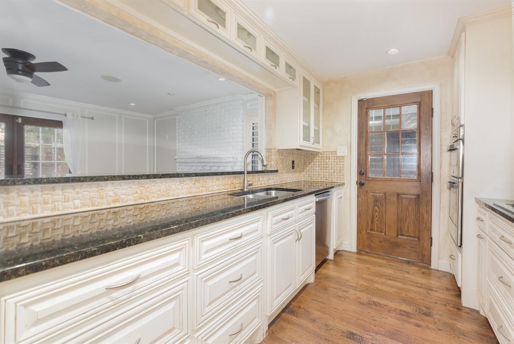 University Annex 02 Inst Rep - Residential Lease