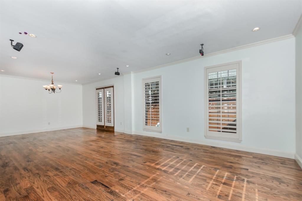 University Annex 02 Inst Rep - Residential Lease