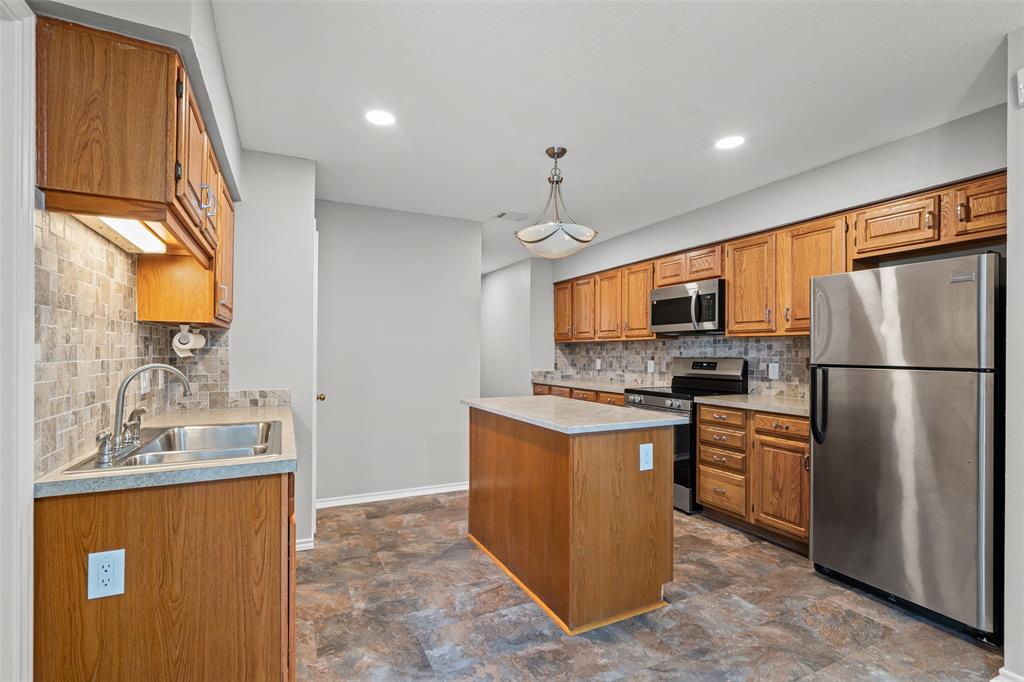 Fort Worth, Texas 76132, United States, 2 Bedrooms Bedrooms, ,2 BathroomsBathrooms,Residential,Active,163788