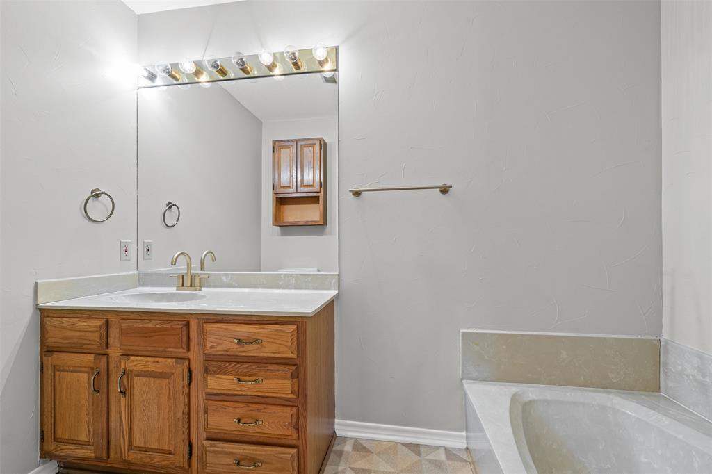 Fort Worth, Texas 76132, United States, 2 Bedrooms Bedrooms, ,2 BathroomsBathrooms,Residential,Active,163788