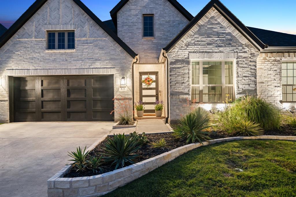 121 Calmwater Cove