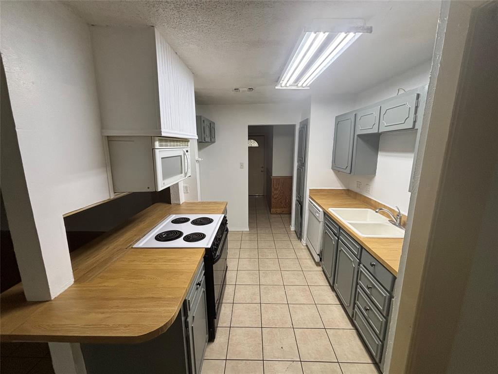 Tri Country Estate 1st Fil Add - Residential Lease