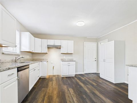 2712 Evans Avenue Fort Worth TX 76104