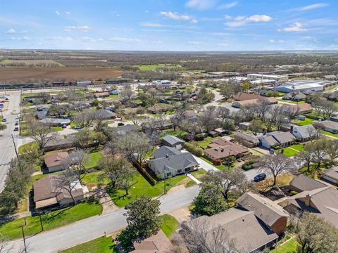 Tiny photo for 319 S Jackson Avenue, Justin, TX 76247 (MLS # 21156827)