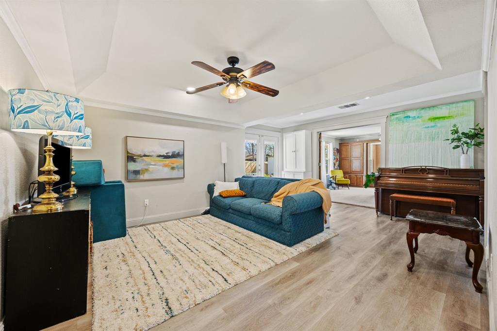 319 S Jackson Avenue