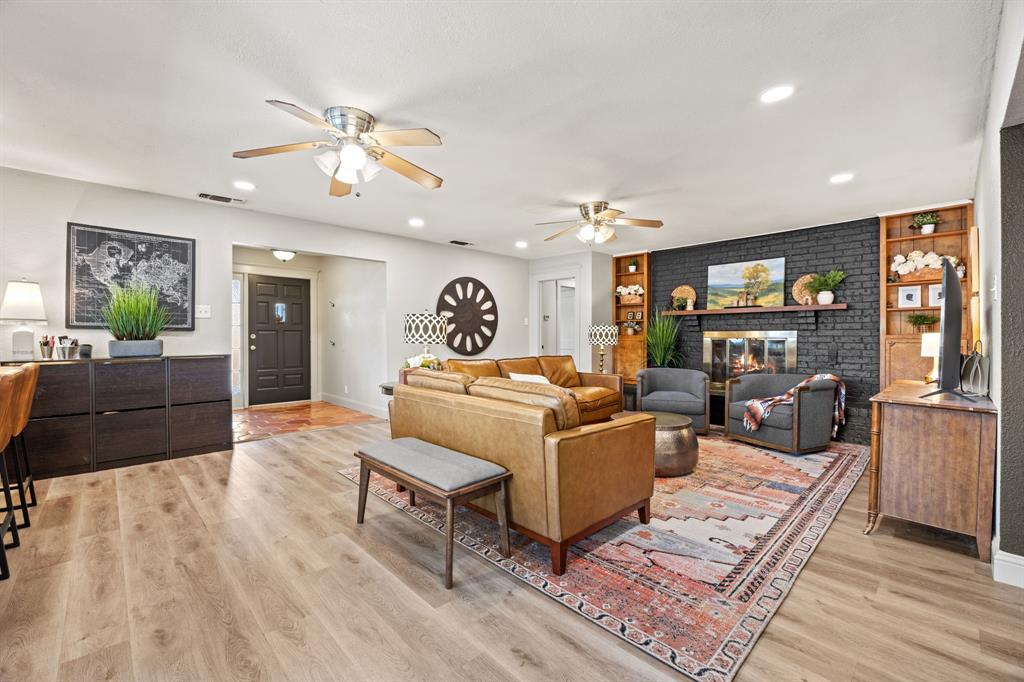 319 S Jackson Avenue