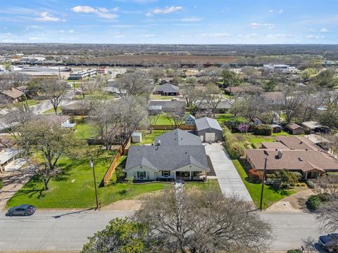 Tiny photo for 319 S Jackson Avenue, Justin, TX 76247 (MLS # 21156827)