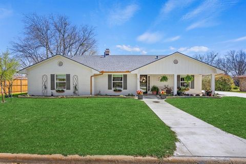 319 S Jackson Avenue Justin TX 76247