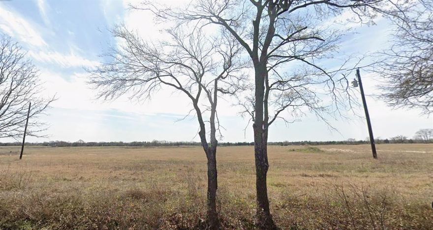Large 1.5 acre homesite ready for you come build your dream home. Build with us or bring your own builder. Utilities at the street. Country living with quick access to I30 and a short drive to Greenville, Royse City, and Rockwall.