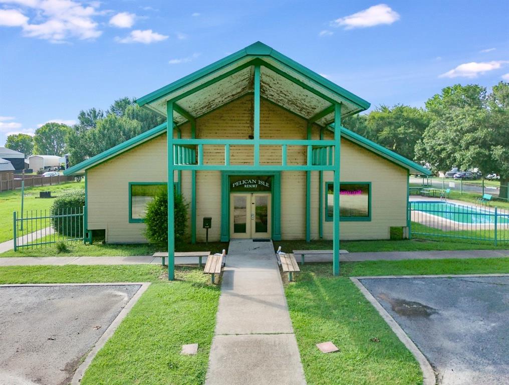 Pelican Isle - Land