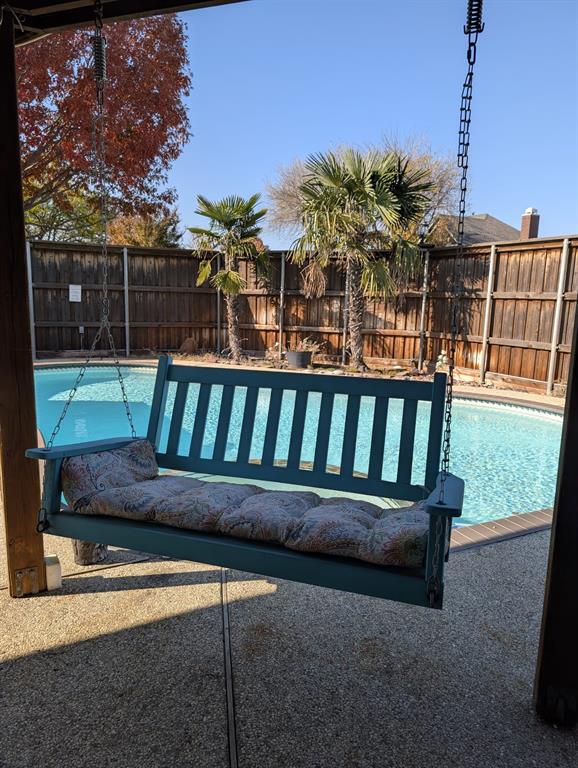 6111 N Arlington Drive N