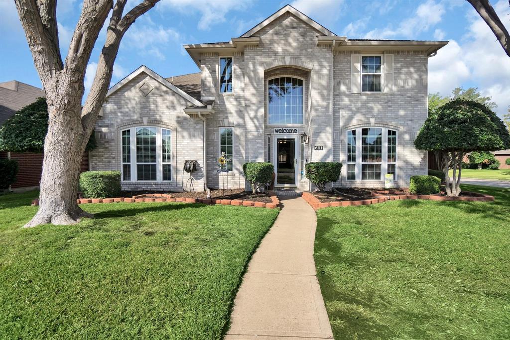 6111 N Arlington Drive N