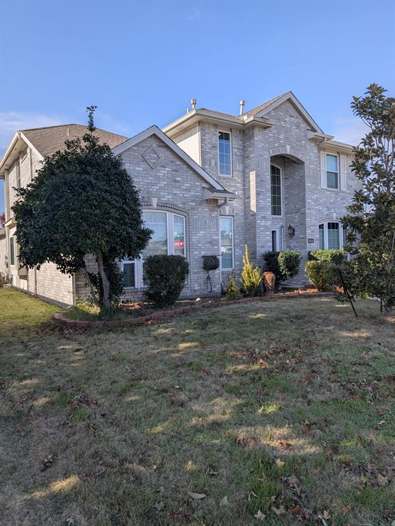 6111 N Arlington Drive N