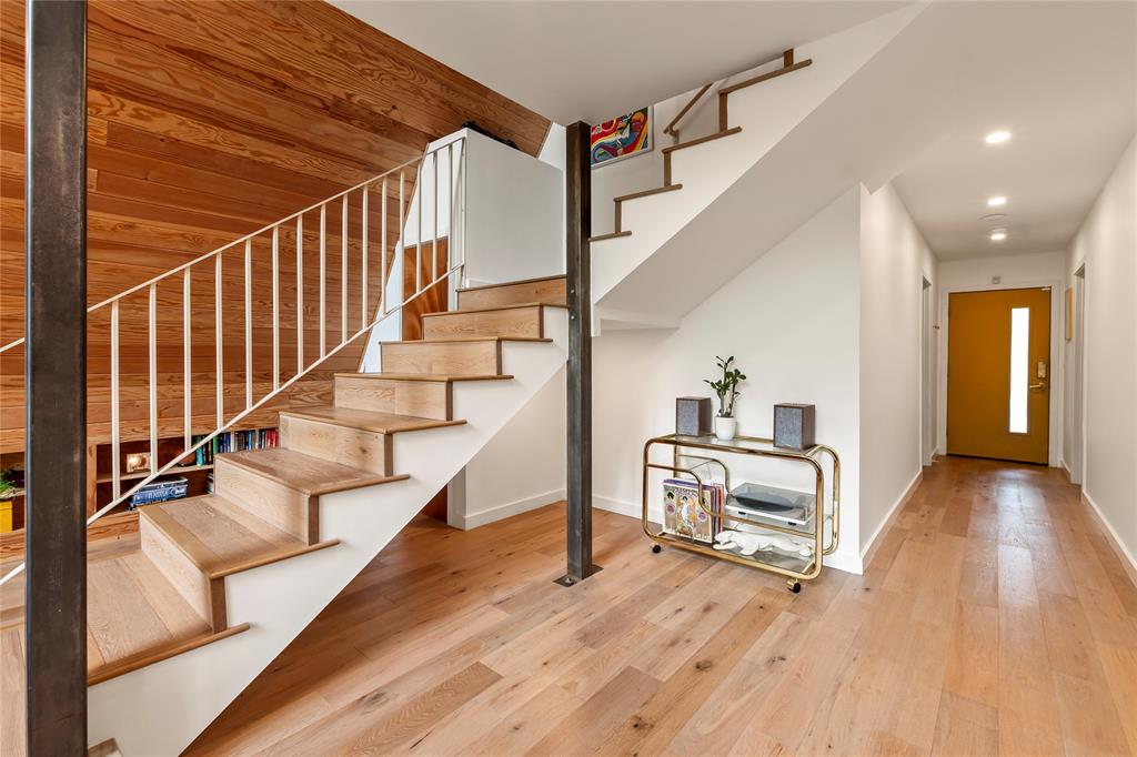 Point La Vista - Residential