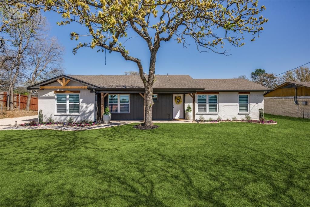 Photo of 715 Stonecrest Road, Argyle, TX 76226 (MLS # 21215150)