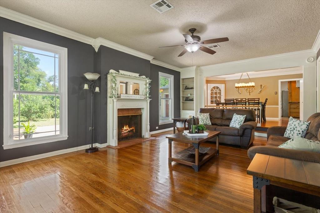 Davis E S Tr - Residential