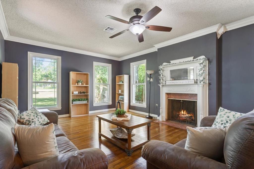 Davis E S Tr - Residential