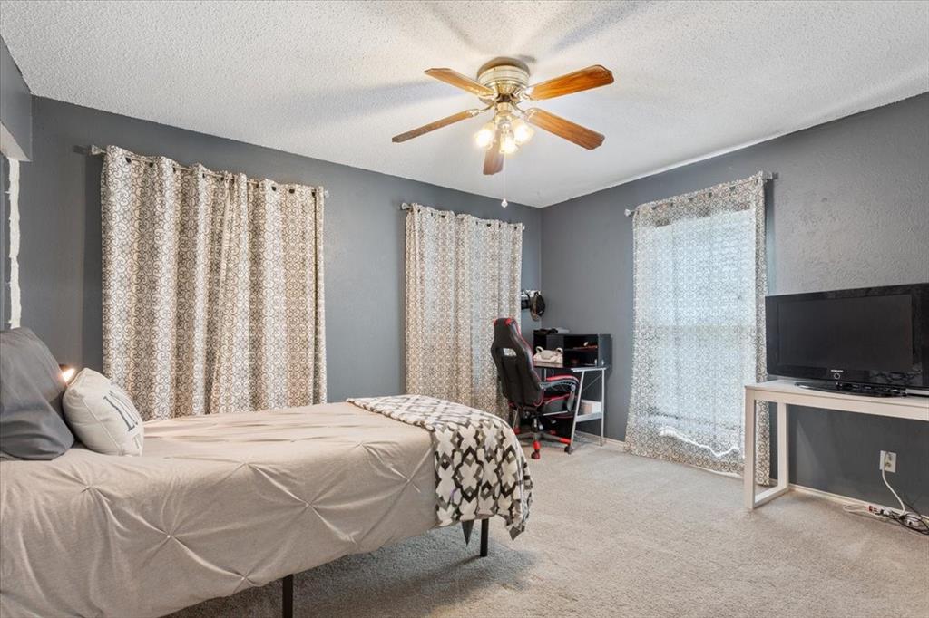 Davis E S Tr - Residential