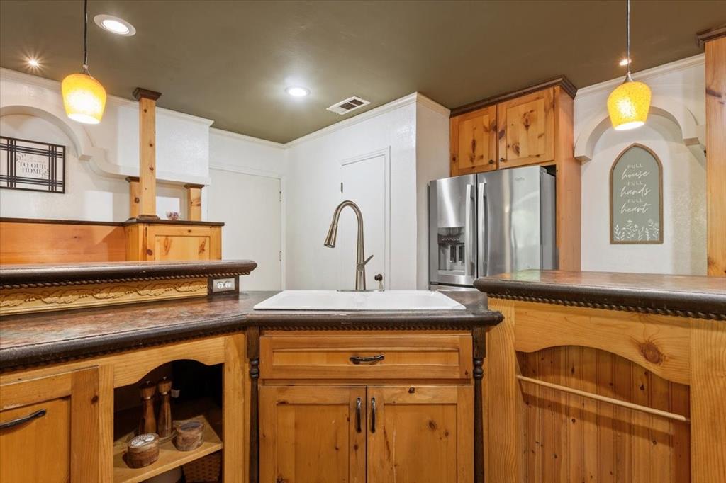 Davis E S Tr - Residential