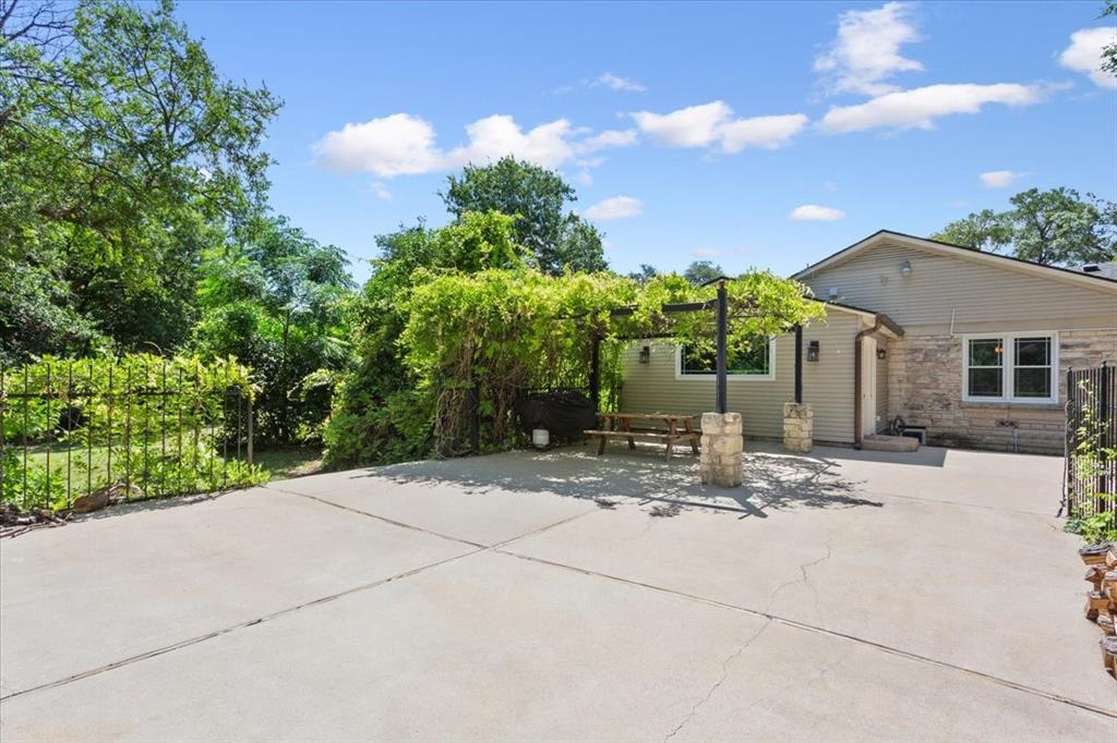 Davis E S Tr - Residential