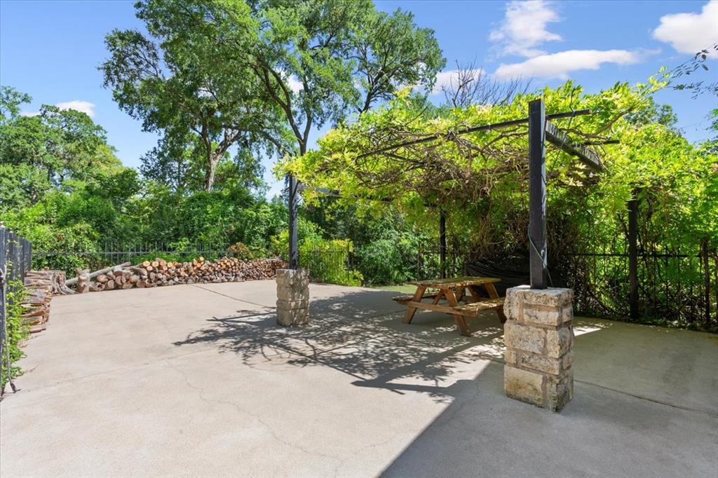 Davis E S Tr - Residential