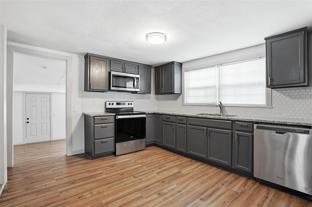 Richard 02 - Residential