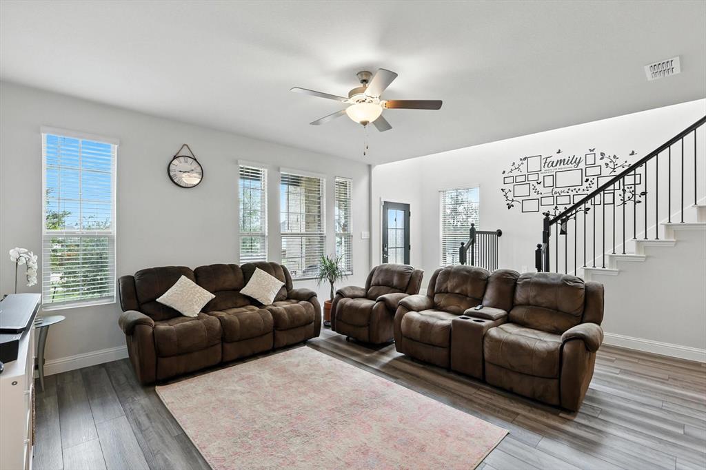 2629 Kings Canyon Mews