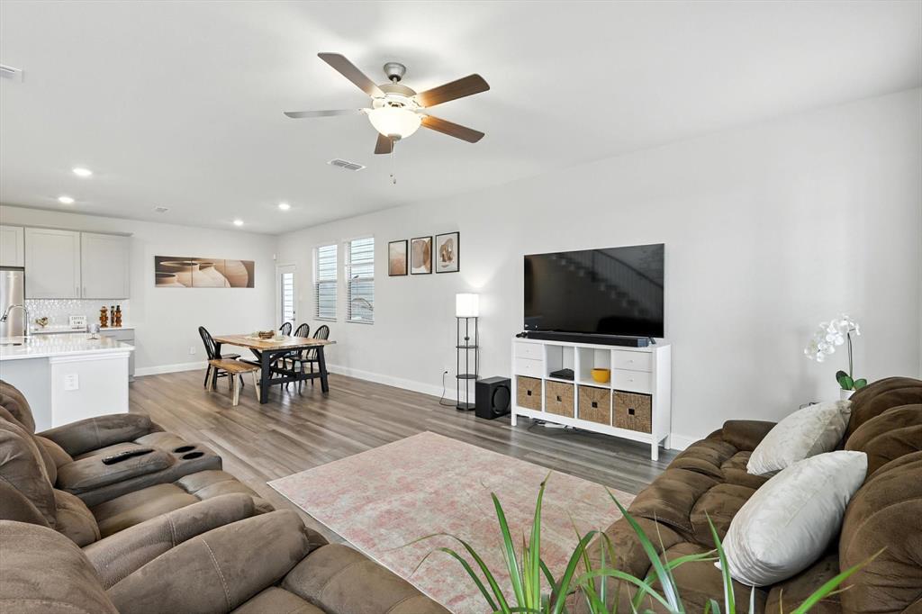 2629 Kings Canyon Mews