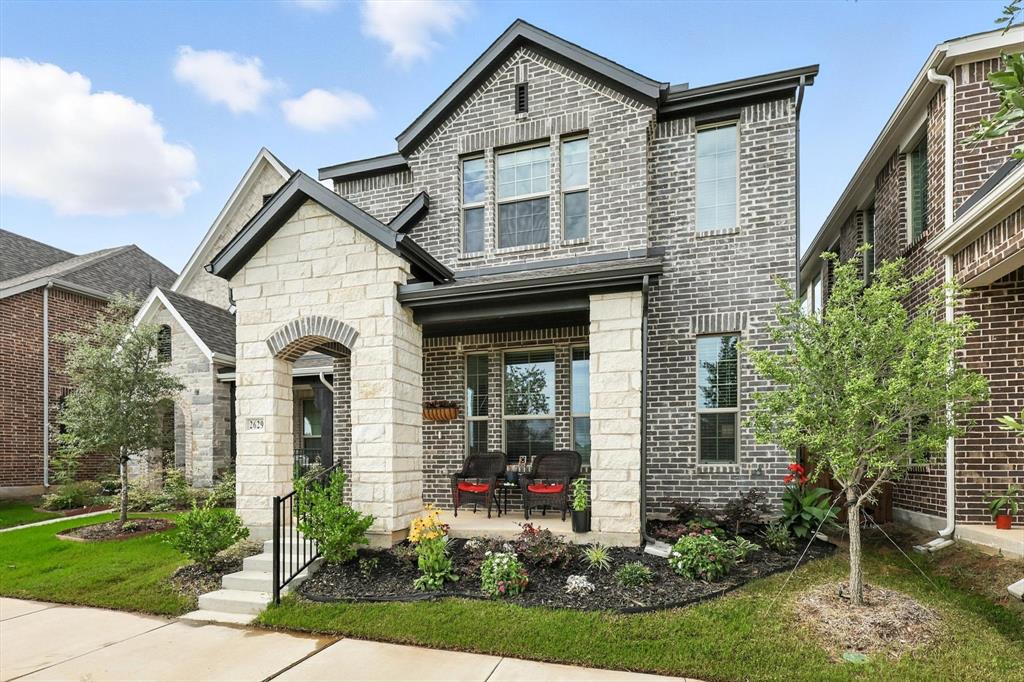2629 Kings Canyon Mews