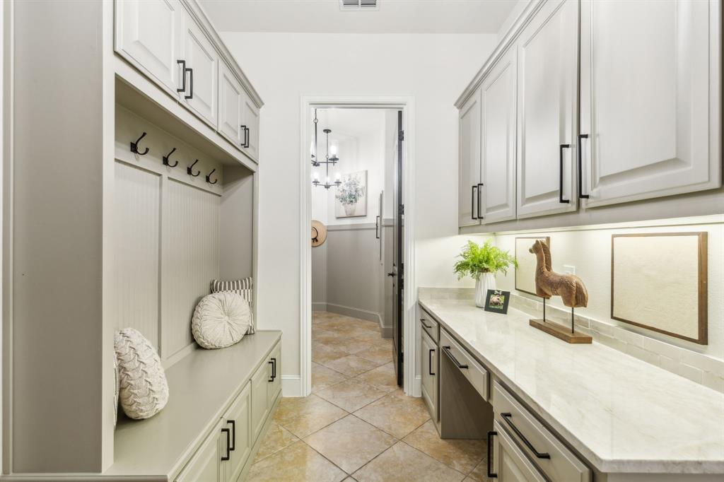 Waters Edge At Hogans Glen Ph - Residential