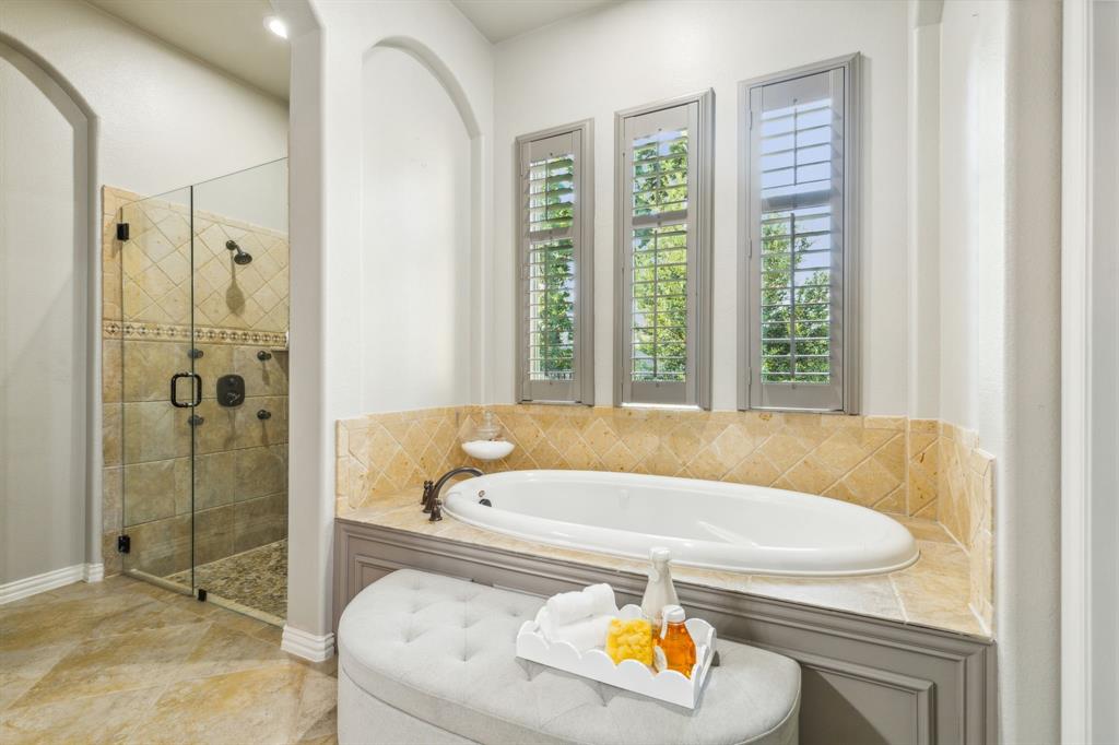 Waters Edge At Hogans Glen Ph - Residential