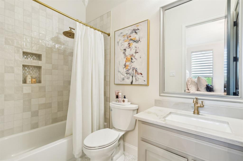 Waters Edge At Hogans Glen Ph - Residential