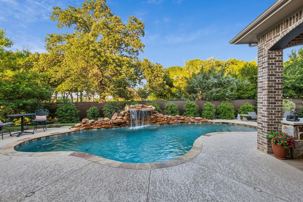 Waters Edge At Hogans Glen Ph - Residential