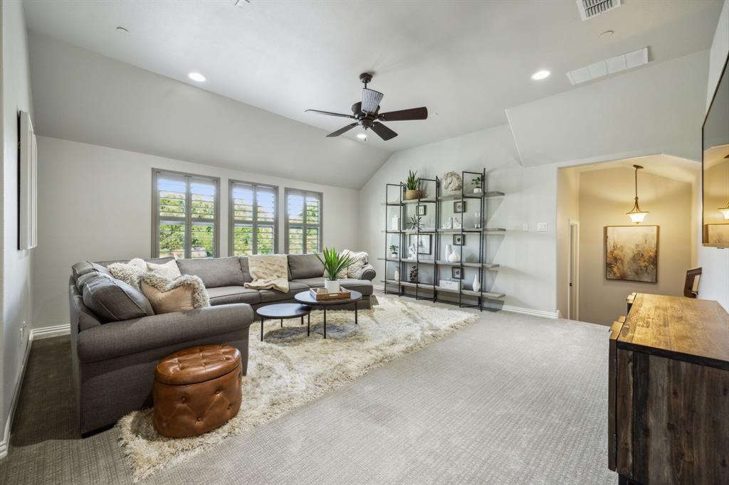 Waters Edge At Hogans Glen Ph - Residential