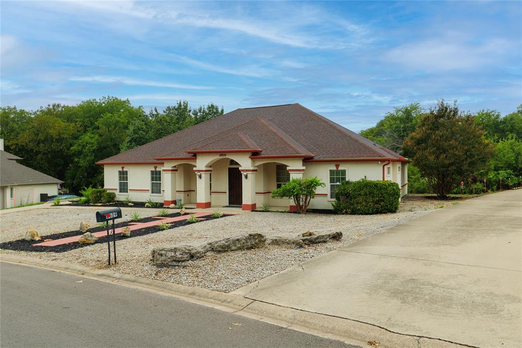 8809 Glen Hollow Drive
