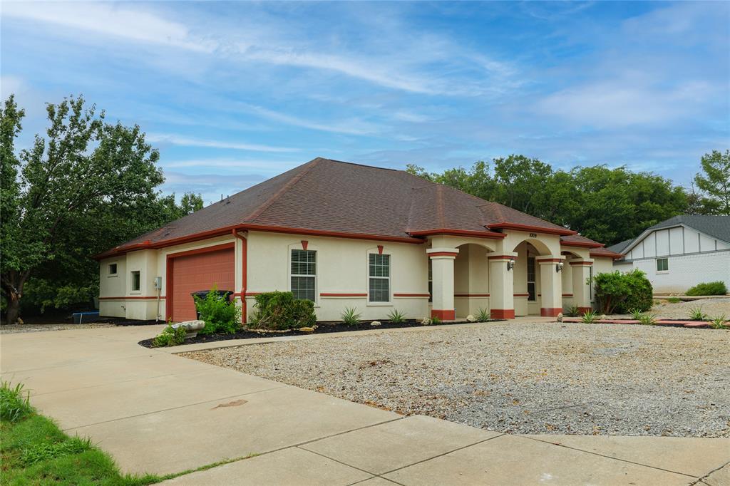 8809 Glen Hollow Drive