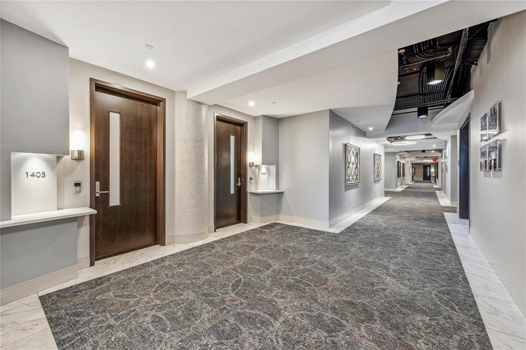 One Montgomery Plaza - Residential