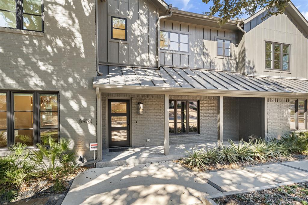 6933 Wabash Circle