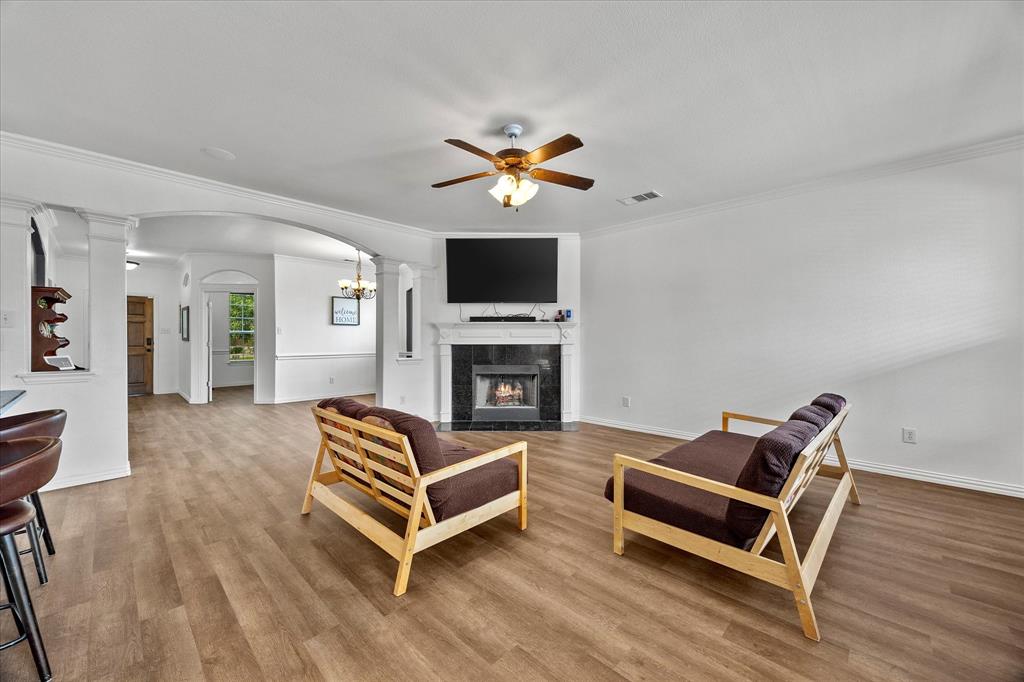 204 Leonard Way