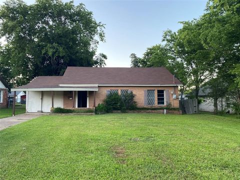 413 E High Street Wills Point TX 75169